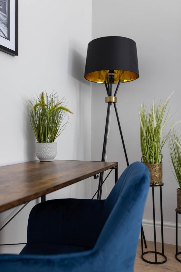 Modern & Stylish Home At The Corner Of Famous Penny Lane In 리버풀 외부 사진
