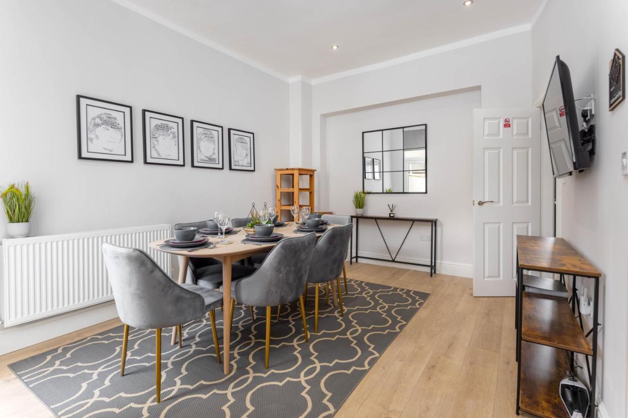 Modern & Stylish Home At The Corner Of Famous Penny Lane In 리버풀 외부 사진