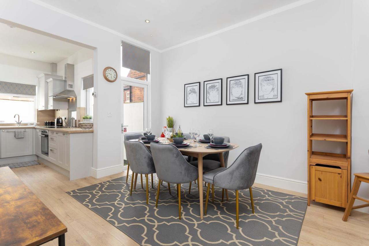 Modern & Stylish Home At The Corner Of Famous Penny Lane In 리버풀 외부 사진