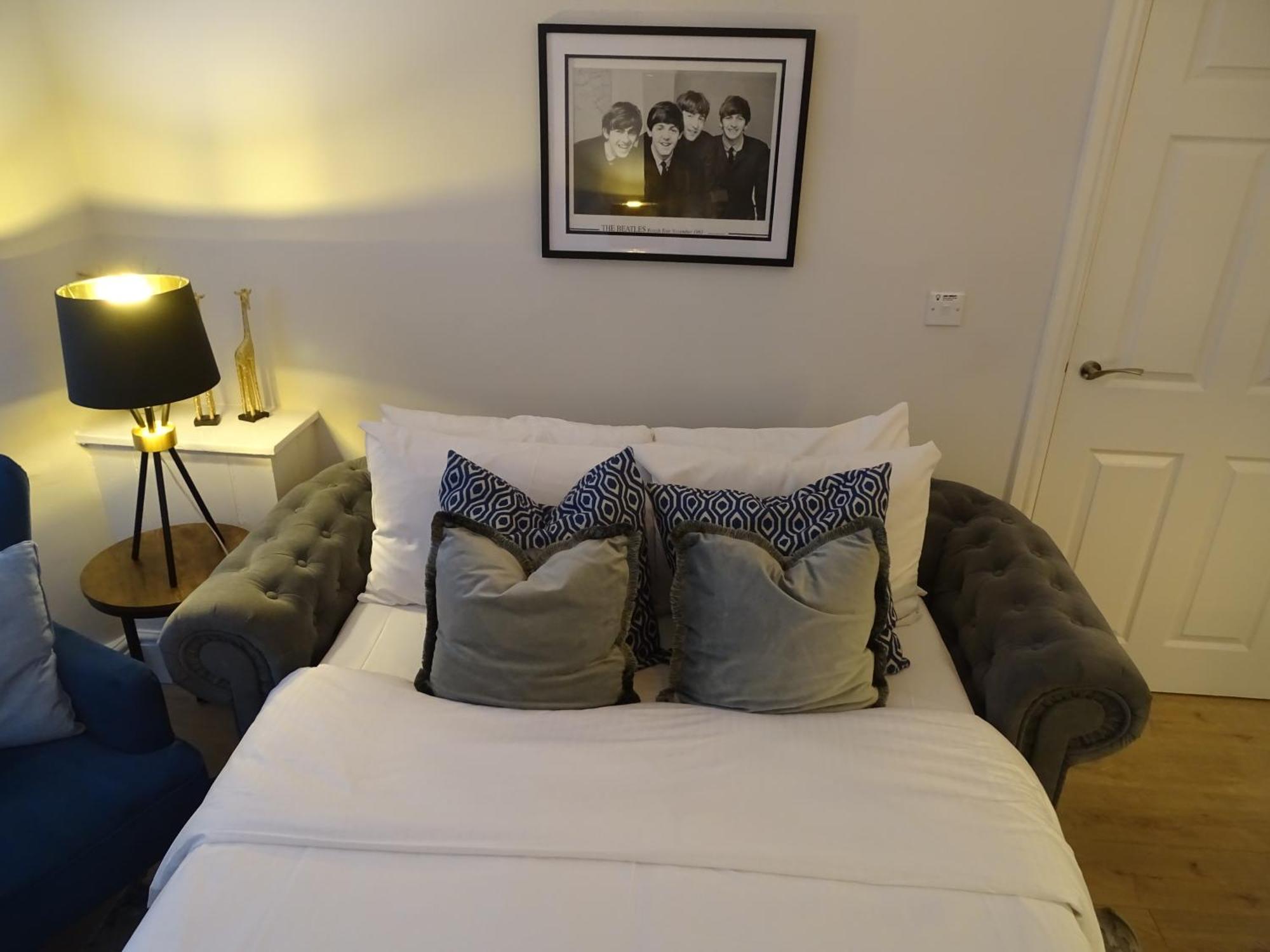 Modern & Stylish Home At The Corner Of Famous Penny Lane In 리버풀 외부 사진